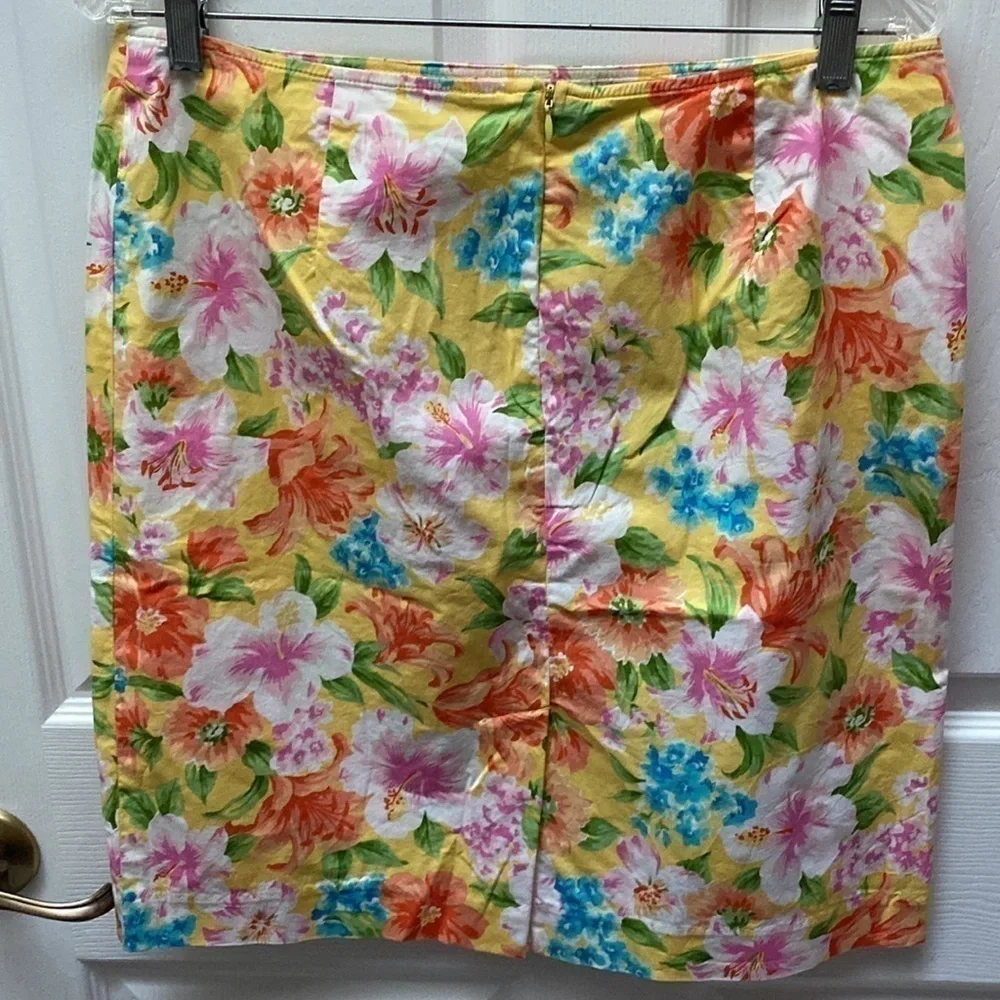 P womens Jones New York casual stretch floral skirt regular size 12